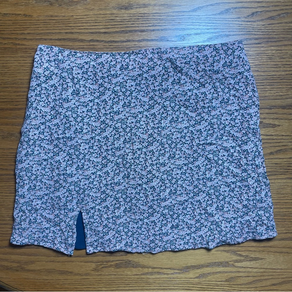 American Eagle a-line mini skirt black and pink floral size medium